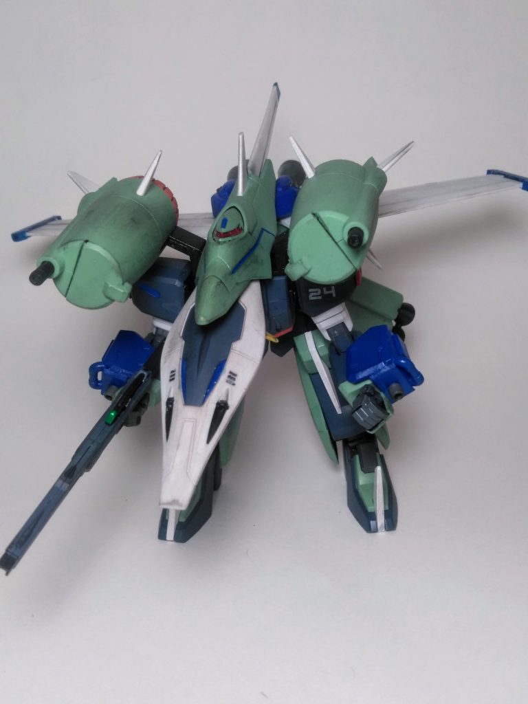 コチラが本来の形態 😁劇中の扱いが不憫なので 慰みの為のパワーアップ作業を実行です 😤💨ウイングと増設スラスターユニットの様なモノ及び腕部に追加兵装をクっ付けトキました 😋