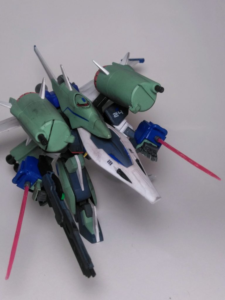 腕部の追加兵装はコンナ感じにビームサーベル(トンファー？)を発振です 😏