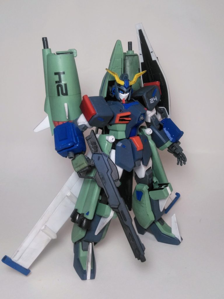 通例に漏れず 😃ガンダムにナレるのだからおまけで MS 形態も逝っときますか 😊