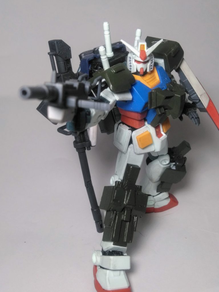 『おいおい!オレラの夢を壊さないで😭』・・・とは言わないが(キモチガワカランデモナイ)ダイジョブなん❓と心配になる今日この頃・・・?いやっ!ソウじゃない❗ 😜この子は『EG版 ガンダム』を使ってコサエてミマシタ 😏なので可動域も良好です 👍💞それじゃぁ!皆 大好き💖 100mm マシンガン から逝ってみますか 🤭