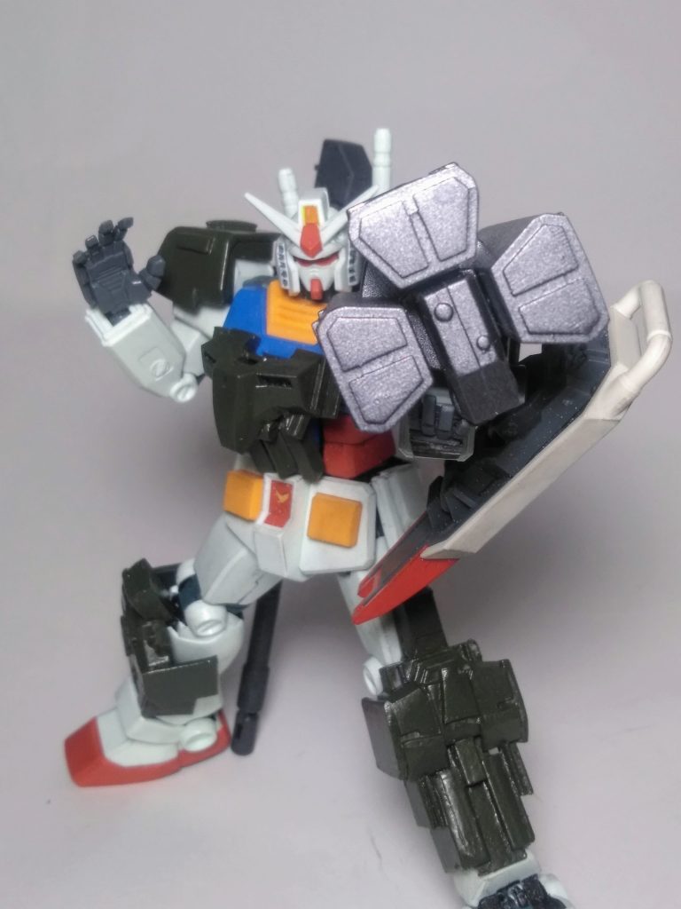 この『EG ガンダム』 🧐リーズナブルなのに至れり尽くせりの素晴らしいキット 😍💗ほんと!弄り甲斐が御座います 😤💨連邦陸戦MSの定番❗ミサイルランチャーを構えます 😁