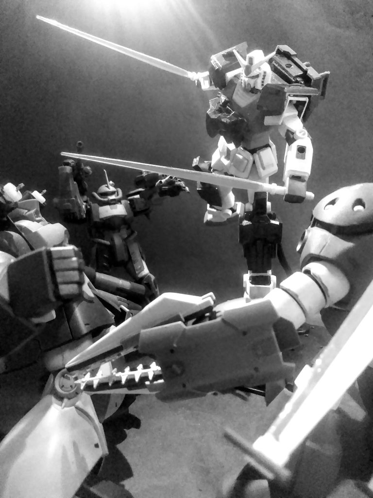 それでは 今回もビーム サーべル 抜刀をシトキましょうか 😁まぁ!テスト機体なのでコンなシチュエーションはナイでしょうけどね 🤣🤣🤣記念日投稿なので見せ場は必要です 😤💨