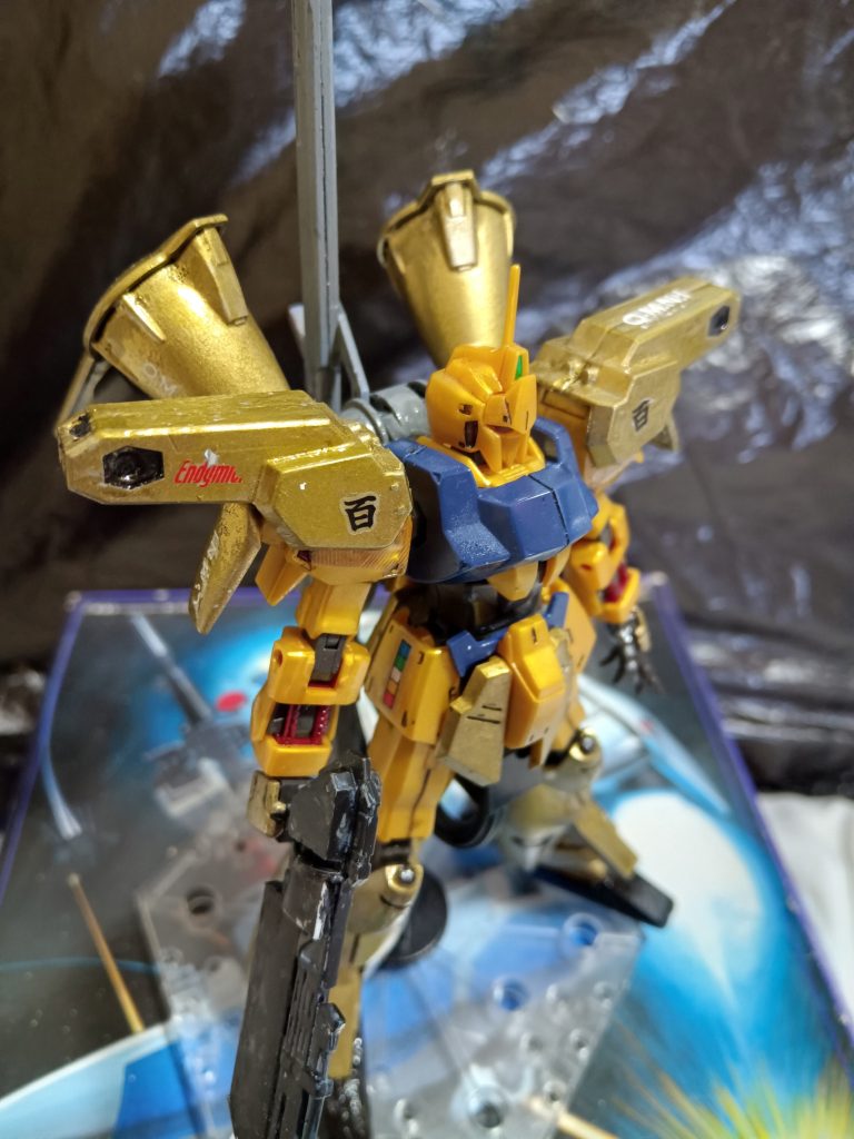 0088に百式のアナハイムで試作された百式の宇宙仕様百式改が主にカラバで使うために地上向けかつ重装備に振っていたことから、こちらは機動力特化型として改装された