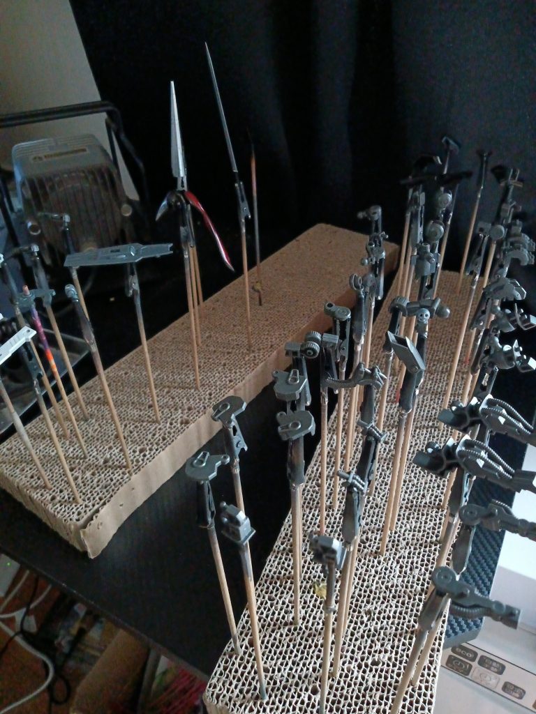 鉄血シリーズはパーツが少ないので助かりますw