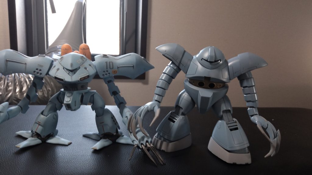 作成初期のツーショットになります。コレジャナイ感からノーマルカラーへ変更となりました。投稿時までゴックとハイゴックと思っていましたが、正しい名前はゴッグとハイゴッグでした！最後まで御覧頂きありがとうございました。