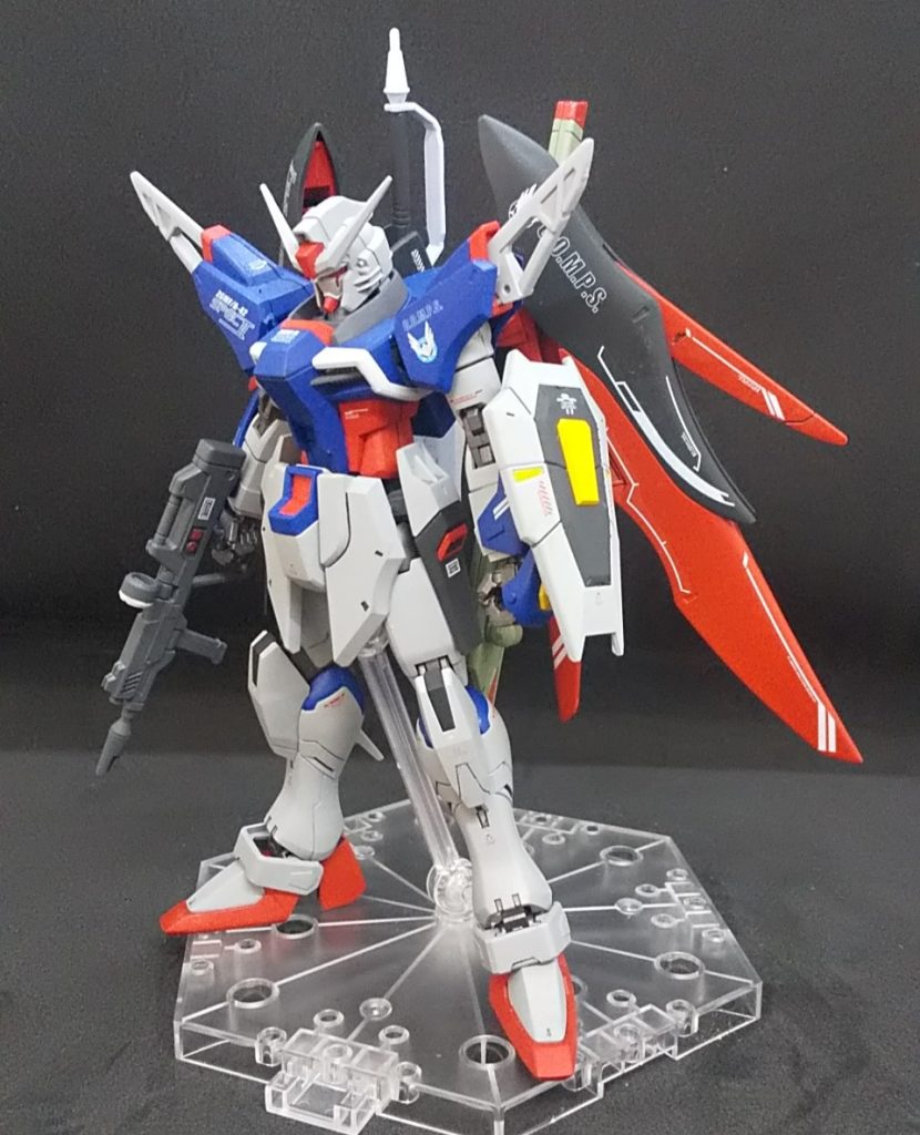 ビームライフル、シールド装備