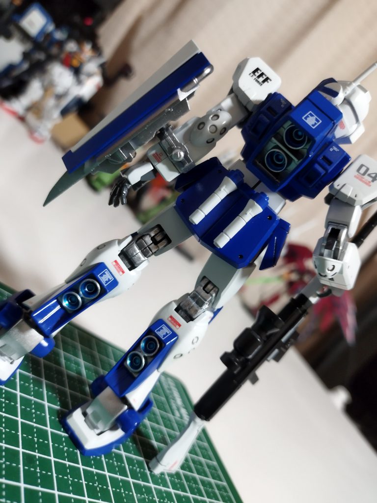 バーニアはシルバーとクリアブルーで塗装しました。