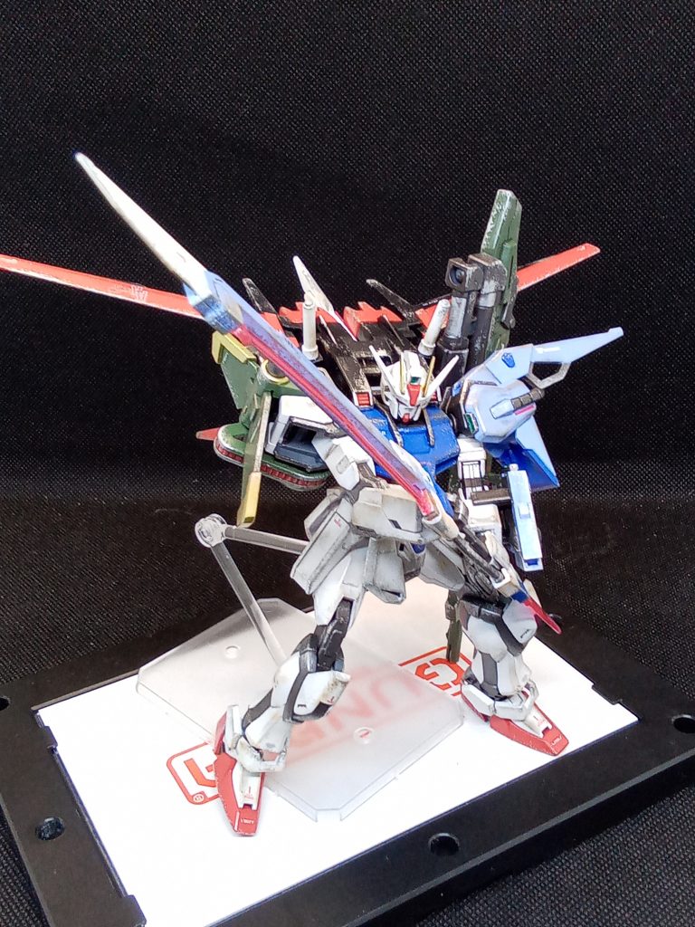 重量過多で自立不可能なのが妙にリアルw作中で使い物にならなかった理由がよくわかる全部載せキット