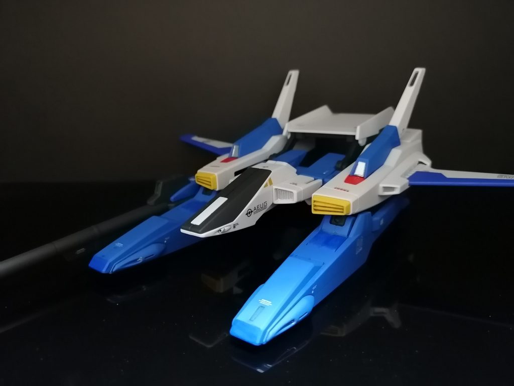 Gディフェンサーも合わせ目いっぱいですが、良い造形ですね。よく再現できています。Gディフェンサーもバーニアやダクトをシャインシルバーで塗装しました。