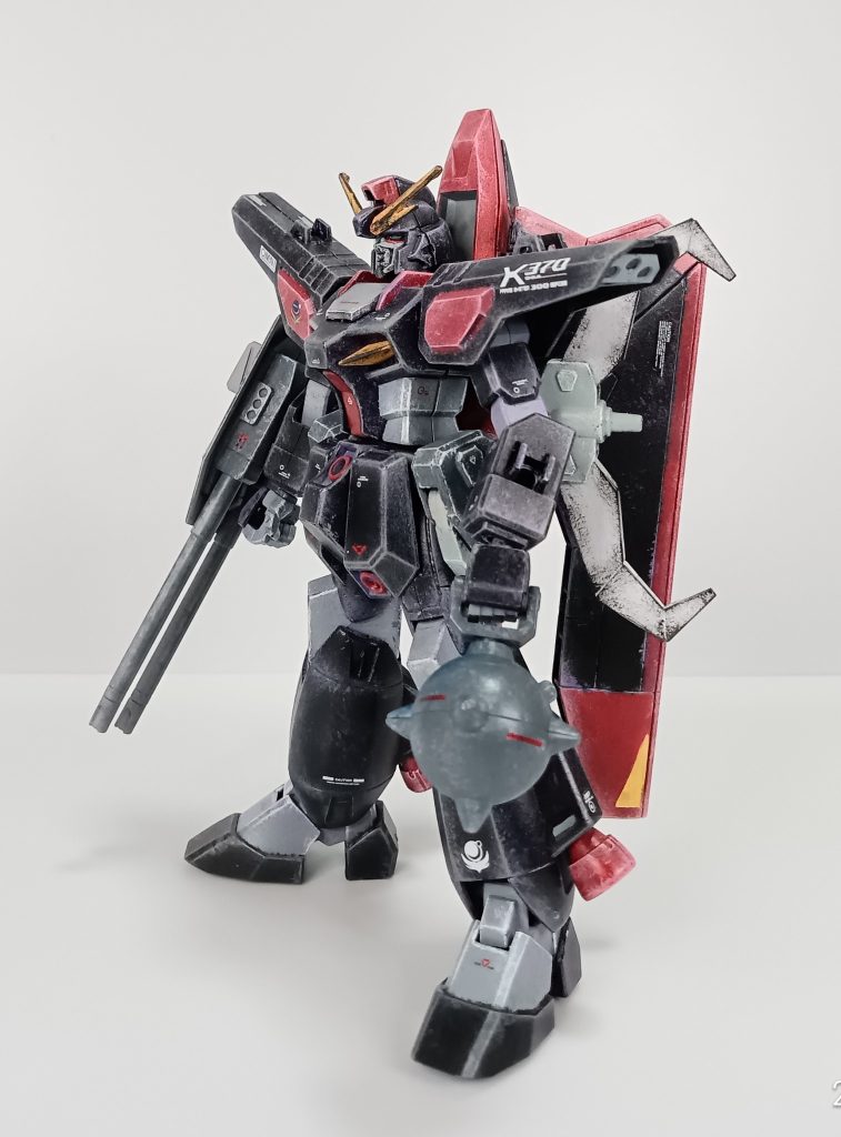 それほど想い入れのない機体なので、合わせ目消しをしませんでしたが、サボらずにちゃんと作れば良かったです…