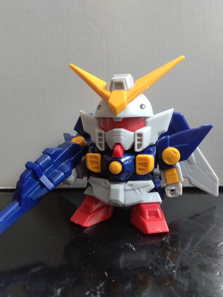 種キットはSDgジェネシリーズのウイングガンダムです。これの入手が、この作品を作る上で一番大変だったかもしれません。