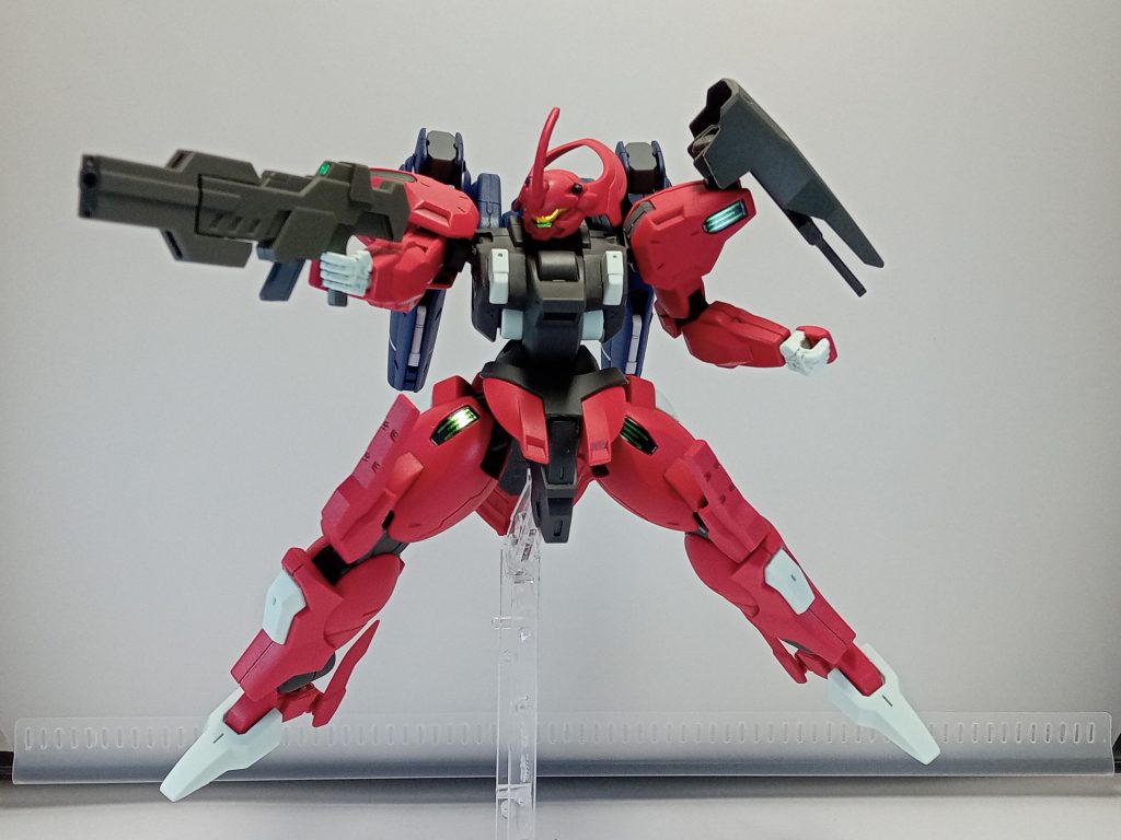 ビームバヨネッタ付きビームライフルで射撃