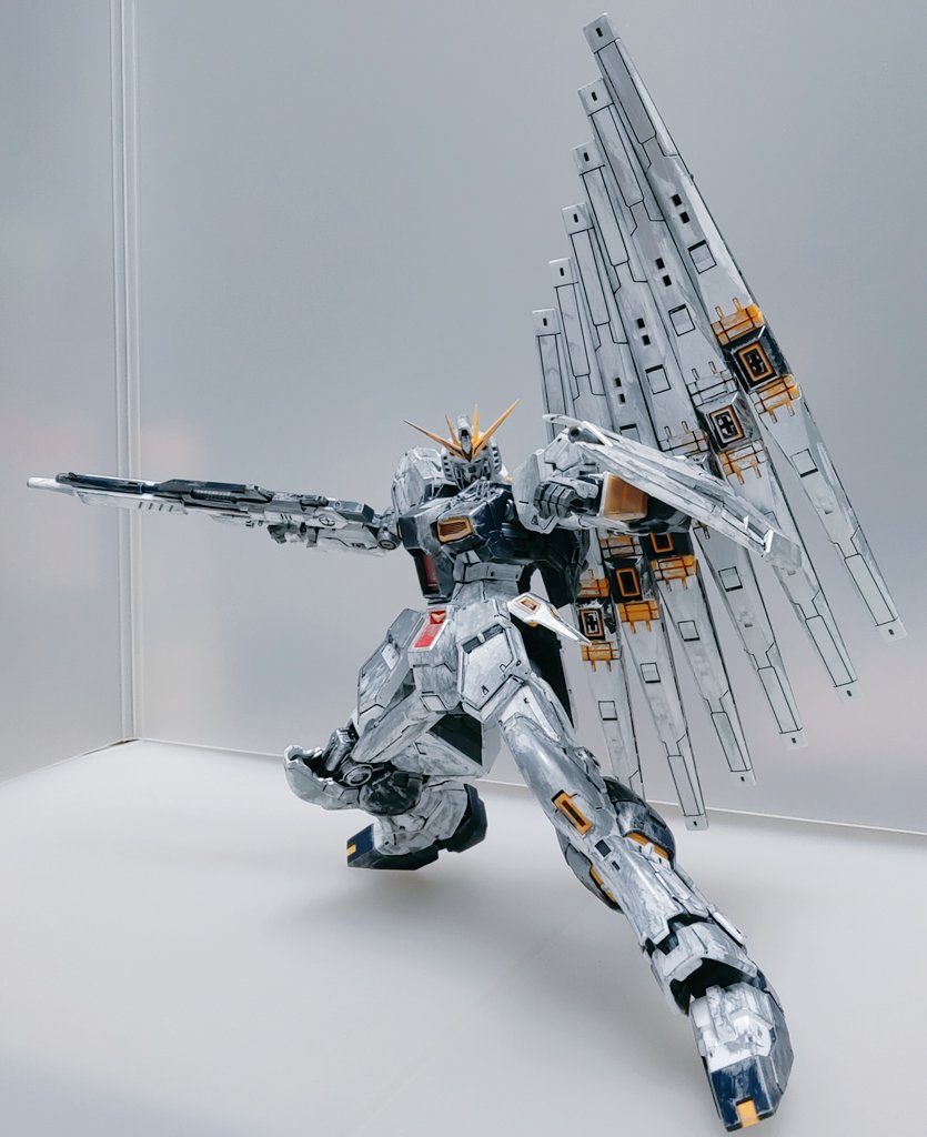 ニューガンダム(ドライブラシ練習)–4枚目/制作者：やっさん