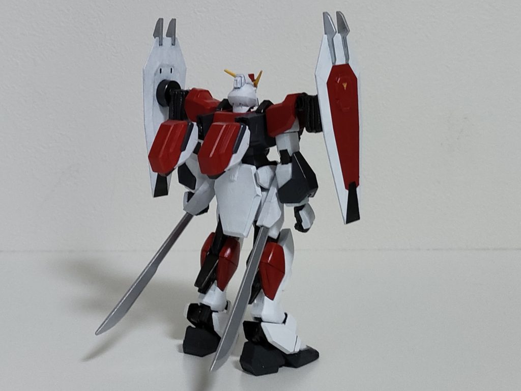 コンパスの仮想敵として、連合から離脱した部隊がデストロイやザムザザーなどの高火力のビームと陽電子リフレクターを備えたMAを持ち出すことが挙げられた。それに対抗するため、ビームを防げるゲシュマイディッヒ・パンツァーを装備したフォビドゥンに対MA用の対艦刀を取り付けて打倒するというプランが提案された。リフレクターに無効なビームやレールガンを排除して軽量化、対艦刀を持ちながらシールドを構えるために肩に移動させている。