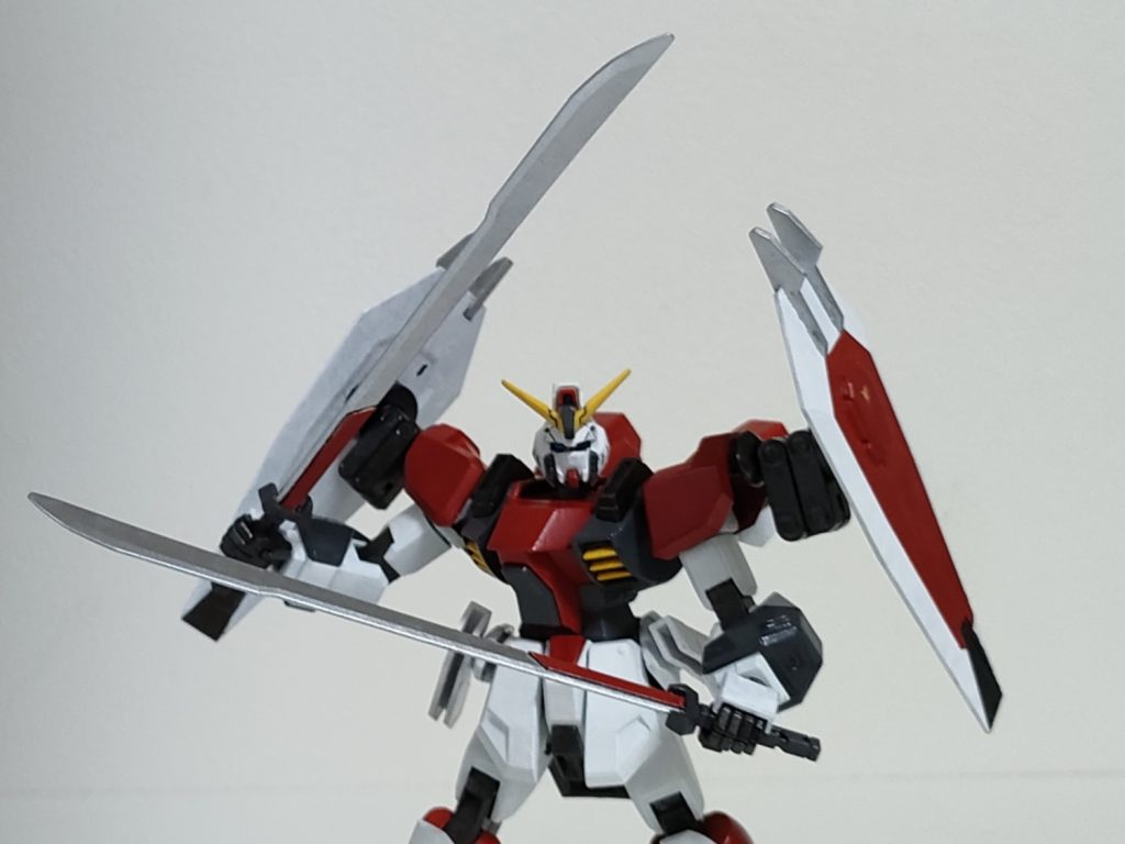 ９.１M対艦刀50M以上の巨体を誇るMAに有効打を与えるために装備。HGのM1アストレイからサイドアーマーごと拝借しました。鞘にはめると塗装が剥がれそうで怖い…。