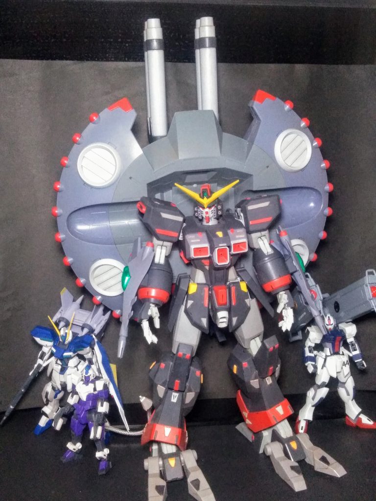 通例に漏れず 😃折角「ガンダム」にナレるのだからおまけで モビルスーツ 形態もイっときますか 😊更に背丈が上がって通常機体の3倍位ですかねぇ 🤣🤣🤣