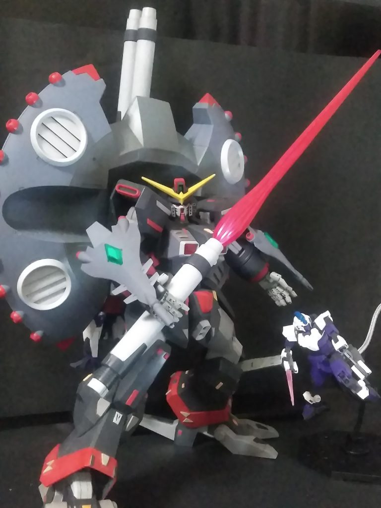 蛇足作業の三つ目も『長モノ武装絶対信者』の為の布教活動 😝当然❗ コッチのシチュもヤリたくなります超大出力ビーム サーベル発振 😤💨💨「ダブル ゼータ ガンダム」も真っ青 😱只 長すぎて重すぎて 持て余していますがね  🤣🤣🤣