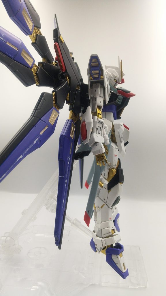 塗り分けとメタルパーツやプラ板スジボリで、ディティール追加しました。