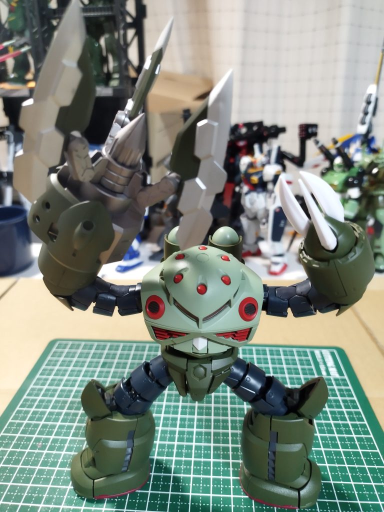 バカデカイ腕ですが意外にバランスは取れます。