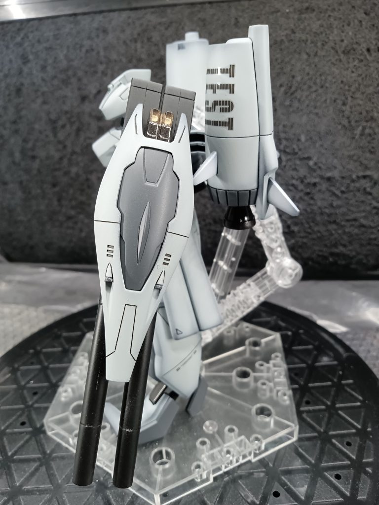 純正シールドとキャノンを一体化した武装です