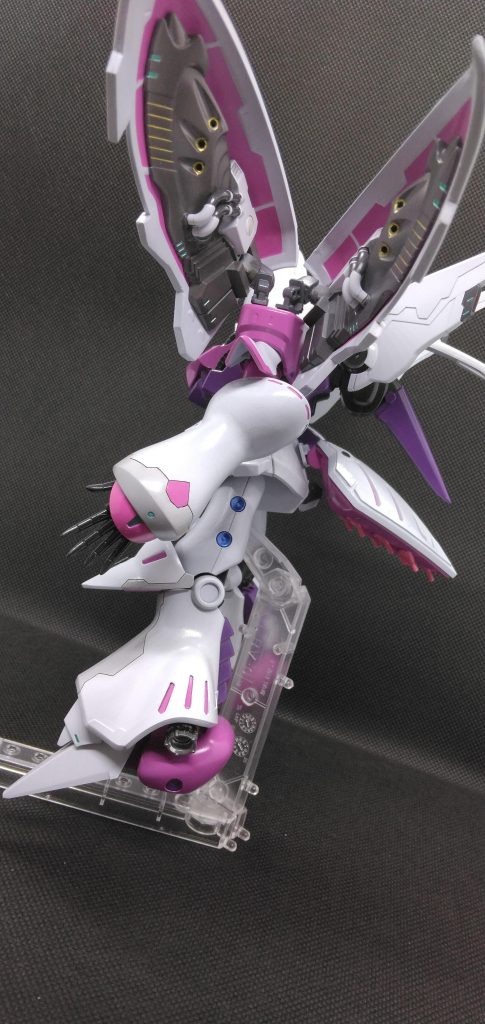 碗部はスジ彫り、脚部はスジ彫りとプラ板ででディテールアップし、塗り分けしました