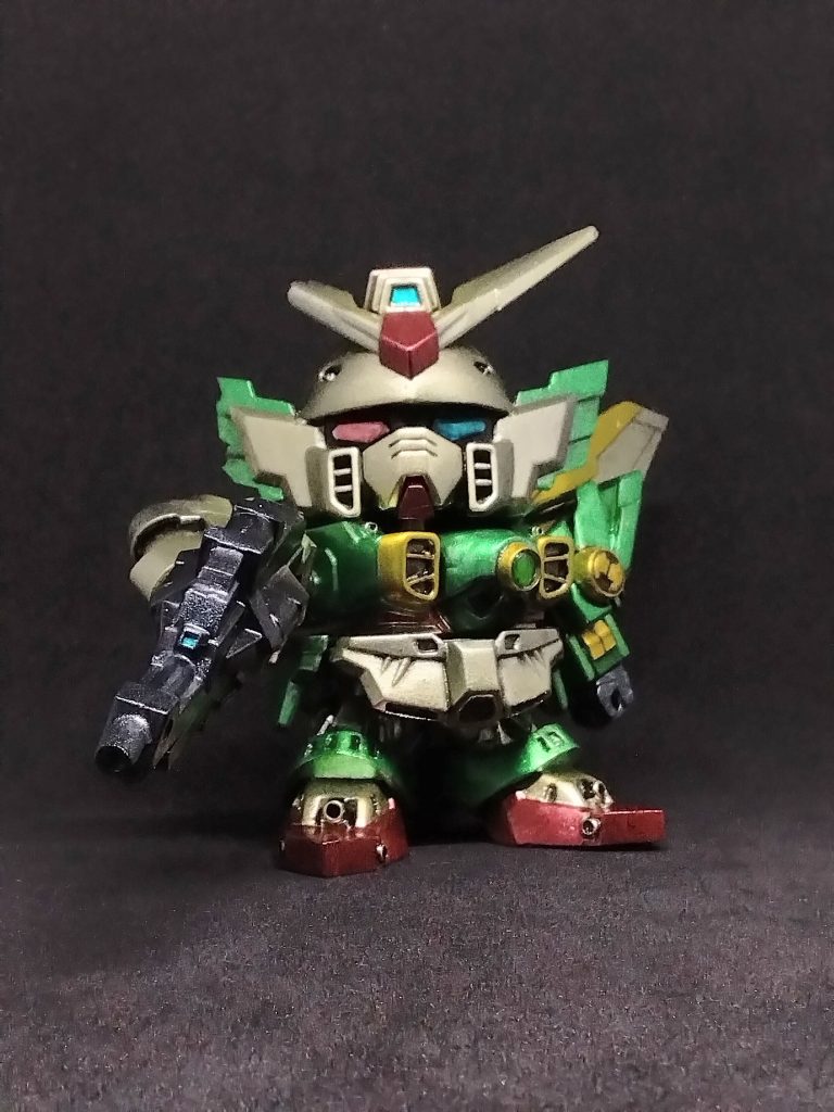 バスターライフルも少し加工して、フェニーチェ仕様のカスタム化を施しています。