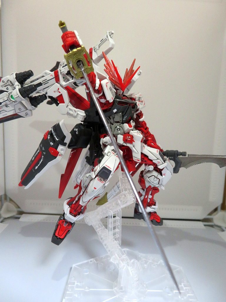 RGガンダムアストレイレッドドラゴニクスとか出してくれたら、ぜひとも作りたいんだけどなぁ(^o^;)