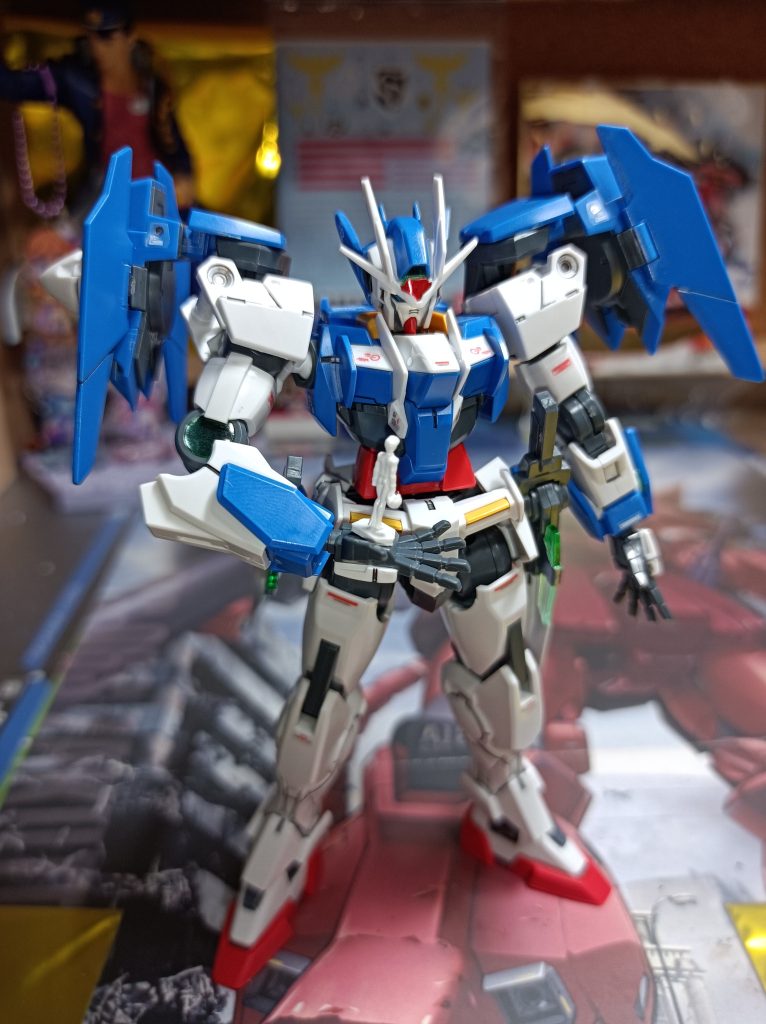 ダブルオーダイバーは余剰パーツがけっこう多いし、1000円という格安キットになってると思います。しっかりと平手パーツもありますのでRGからアムロやらなんやら取って来て手に乗せることもできます✨(平手パーツあるやつ大体乗せれるやろ…)