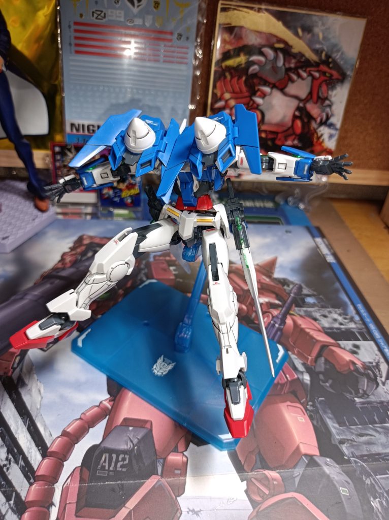 ツインドライヴシステムもフレキシブルに稼働するので自由自在にポージングが可能(って説明書書いてあった)