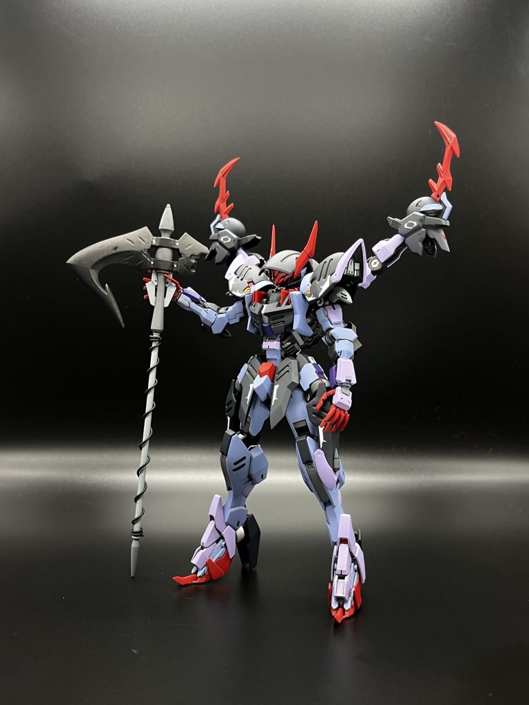 タウロスユニットは分離、合体が可能地上では圧倒的な脚力を活かした四脚移動、宇宙ではブースターとして高い推進力を活かした高速移動が出来る。