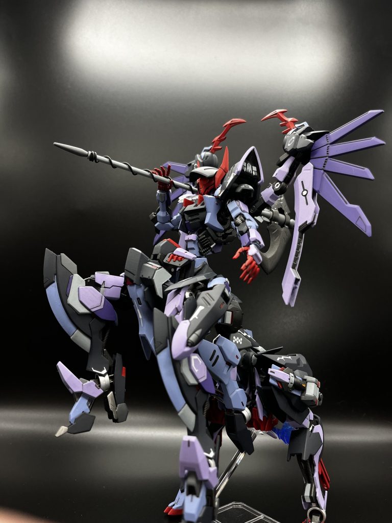 武装はバトルアンカーのみ一瞬で距離を詰める事が出来る程のスピードが出せるので余計な武器は不要