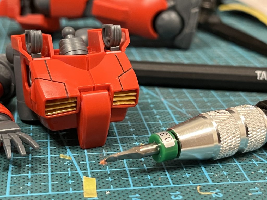 初めて派手にスジボリでディティールアップしました