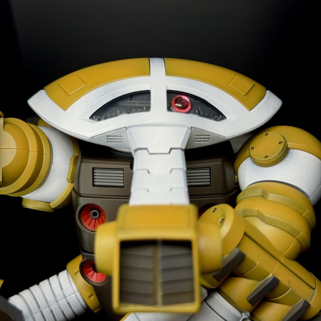 そのデカさがまたかわいいんだけどもね。モノアイは30MMのカスタマイズパーツ使用しました。合わせ目消しはつい億劫になって飛ばしちゃうんですが、最近ダンモを手に入れたので、今後は有効活用していこうと思います。(別投稿のガーベラ・テトラはダンモをフル活用しました)