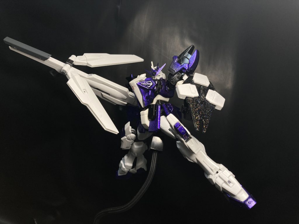 この機体はスプレーで塗装しました。喘息持ちなので防塵マスクをしっかりとしてやりましたが無事に死にました。