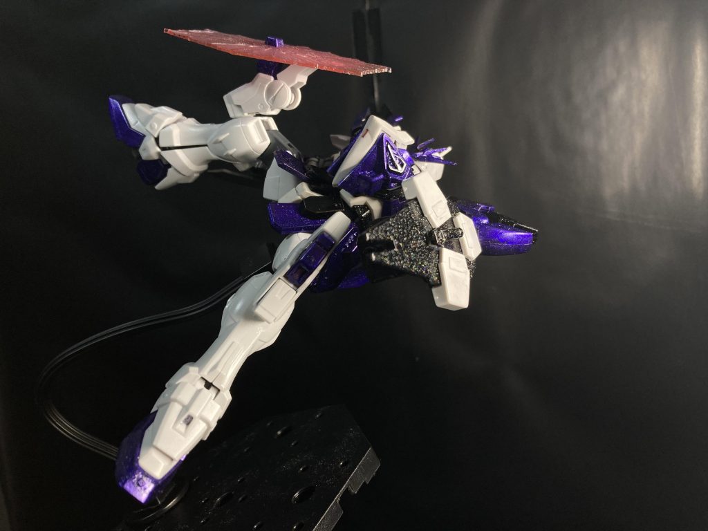 元機体がヘビーアームズということになっているのでアクロバティックな動きが可能(元機体はパーツの使用量によって変化する設定です)