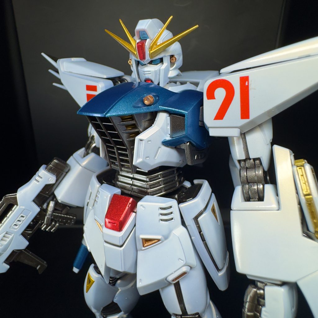 爪を引っ掛けて、一部削れちゃいました、、、