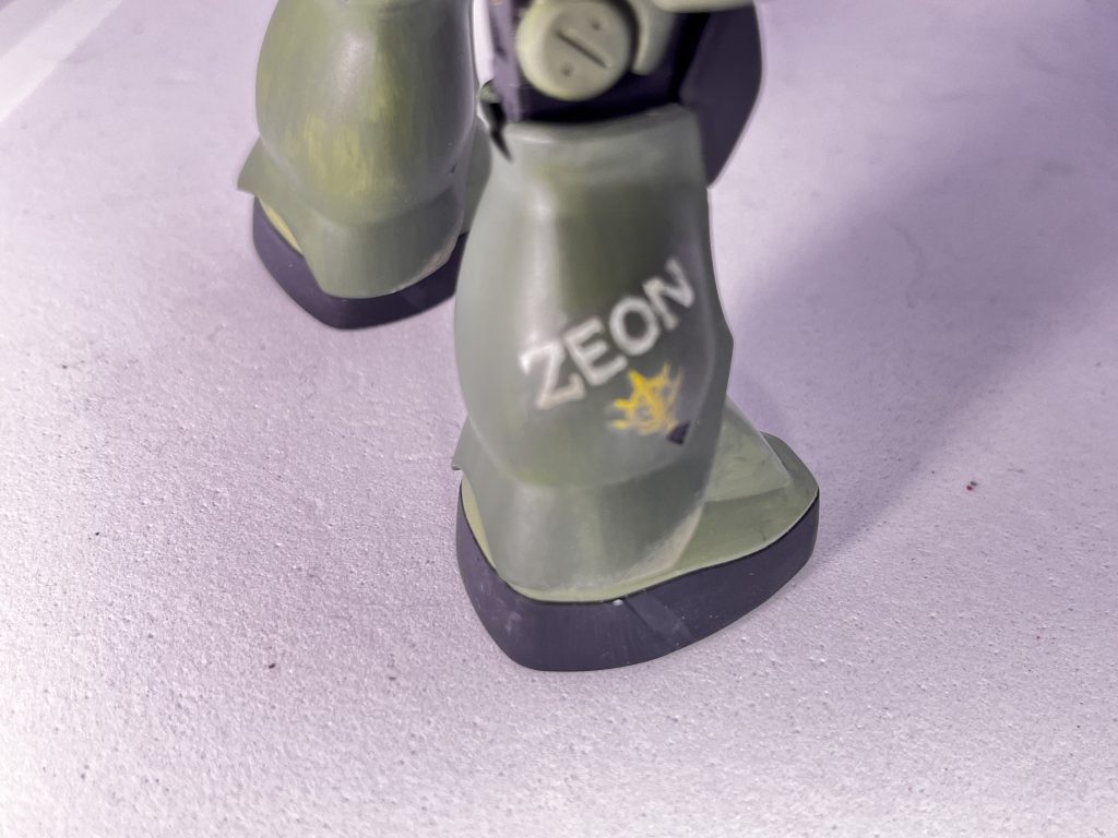 旧ザク　ラッカー筆塗り–3枚目/制作者：にゃんこつ