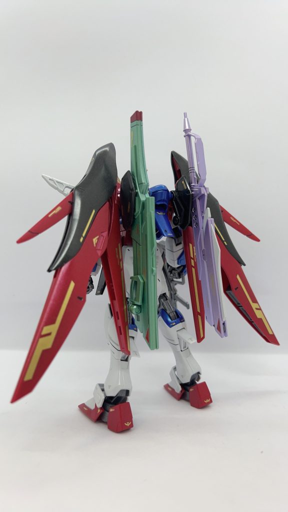 デスティニーは金のデカールが映えます。