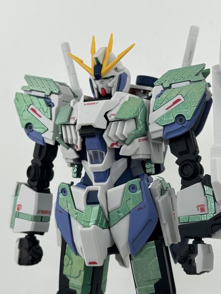 「塗装メモ」外装白:成形色そのまま(無塗装)外装青:F ラベンダーフレーム:G メカサフスーパーヘヴィ