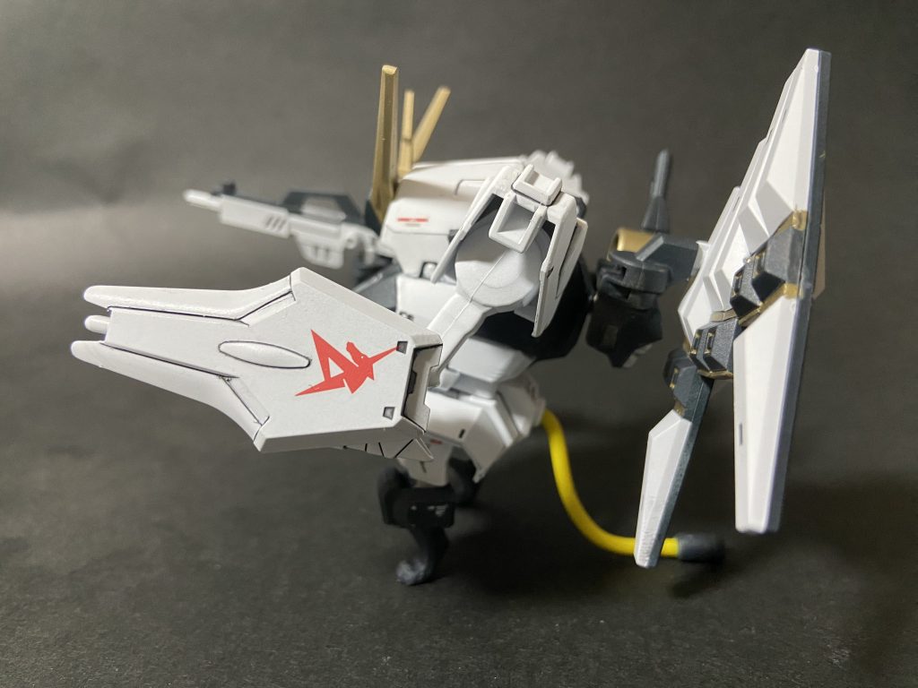 デカールは余ったRGνガンダムのデカールなどひっぱりだしてペタペタしました。