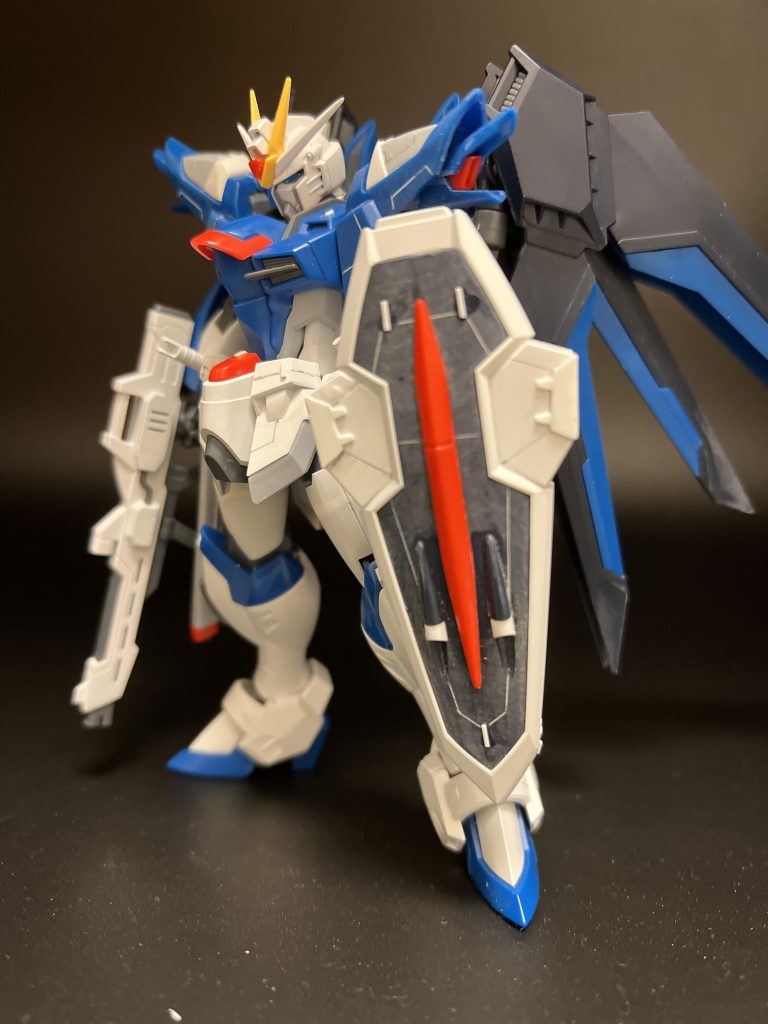 シールドもディティール追加しました。