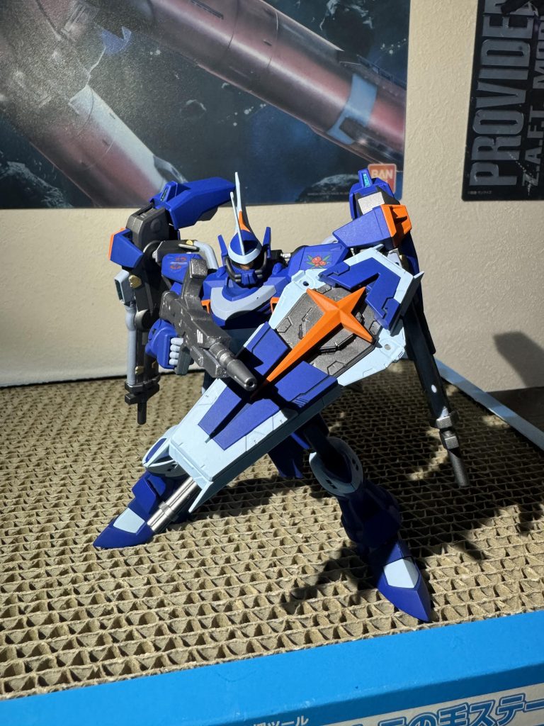 ガトリングに3mmの穴を開けただけなので、シールドを開くことも可能です。