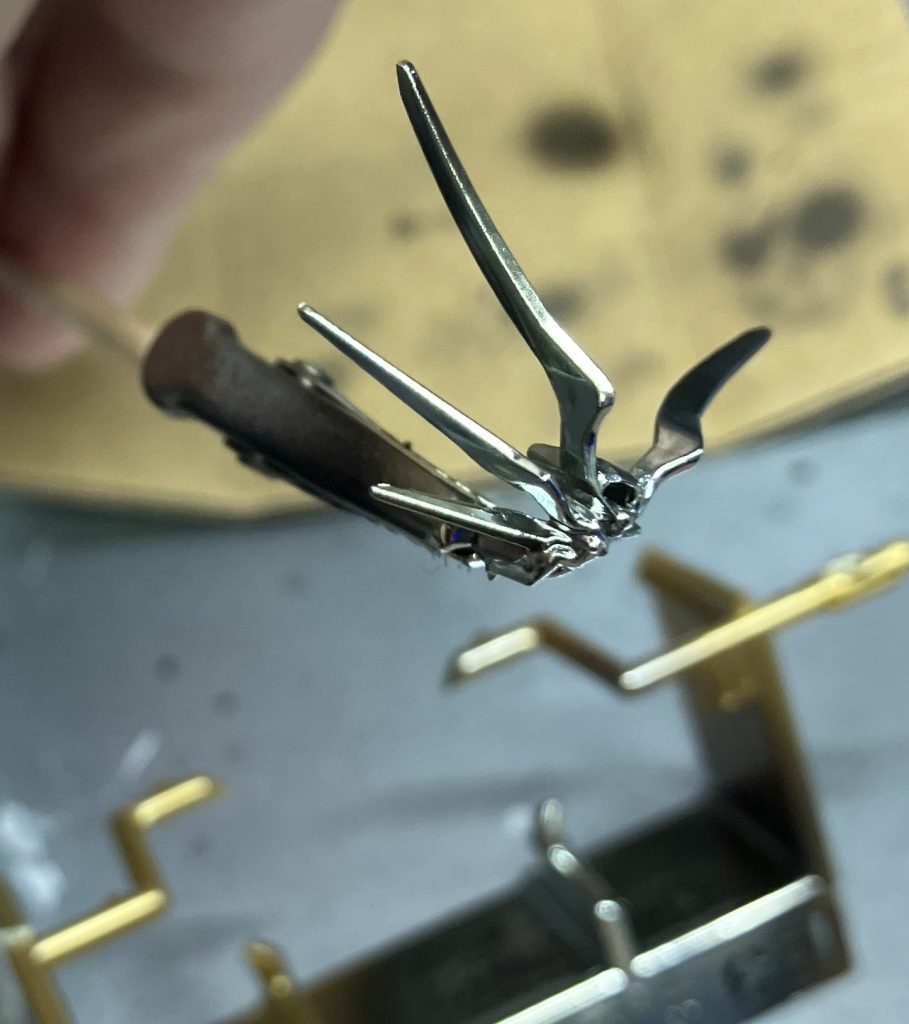 ボーンミラーのみ塗装時。メッキ感すごいです。鏡面をボケさせない低侵食クリアすごいその上からの保護はガラスコーティングを使いました