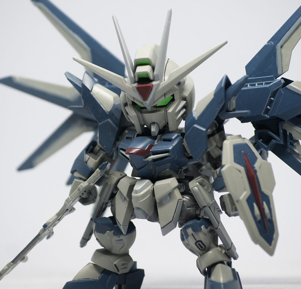 普通に塗るのも面白くないので手持ちの塗料でごそごそして好きな色で塗っています