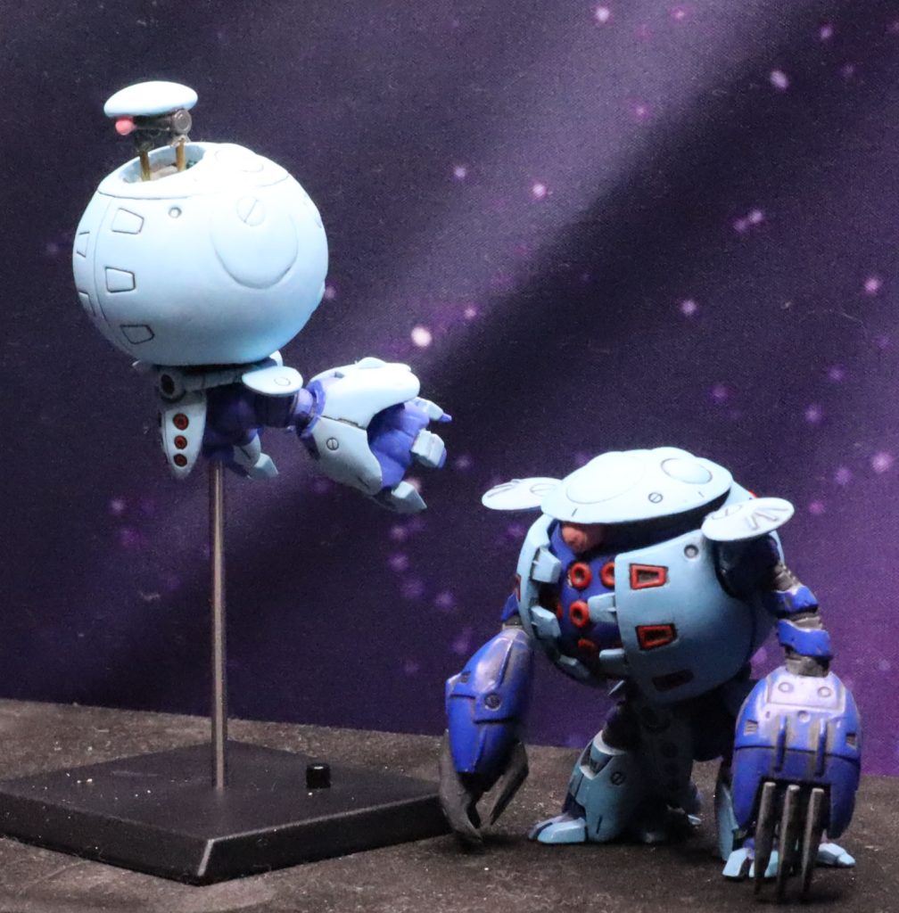 通常のMS形態（無改造）のカプールと一緒に。