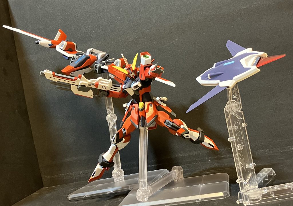 リフターは本家ジャスティス同様分離する設定にしました。シールドブーメランと合わせて擬似的に3対1の状況を作り、よりトリッキーに戦えます。