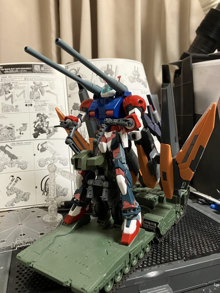 タンクを捨てたのにまたタンクに載せるという狂気的な案もあったのですが、ひとまずはHWSまでとしました。いやぁ、相当ガンタンクで遊んでます。楽しくて仕方ないです。