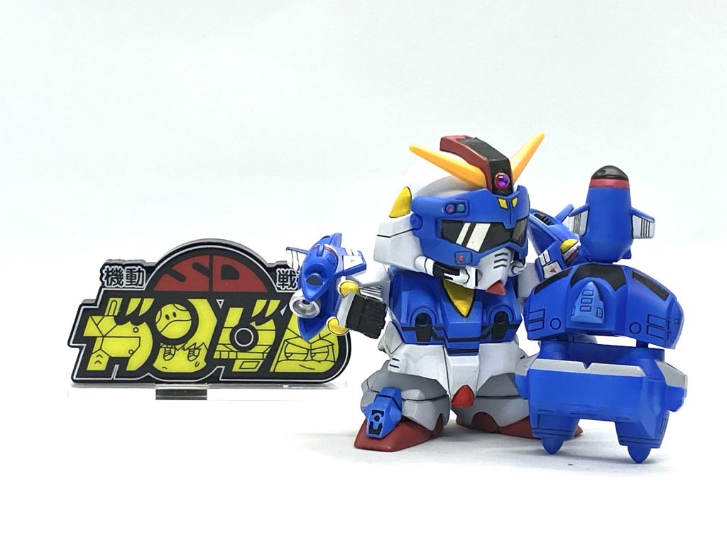 SDCSの余ったフレームを流用して、腕の関節可動と。ガニ股立ちが出来るようプチ改造しています。