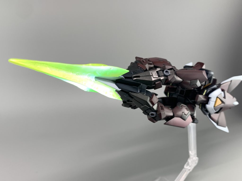 巡航形態用サーベルエフェクトも制作。PS装甲持ちで先端にビーム展開とかもはやフラッシュエッジ4。