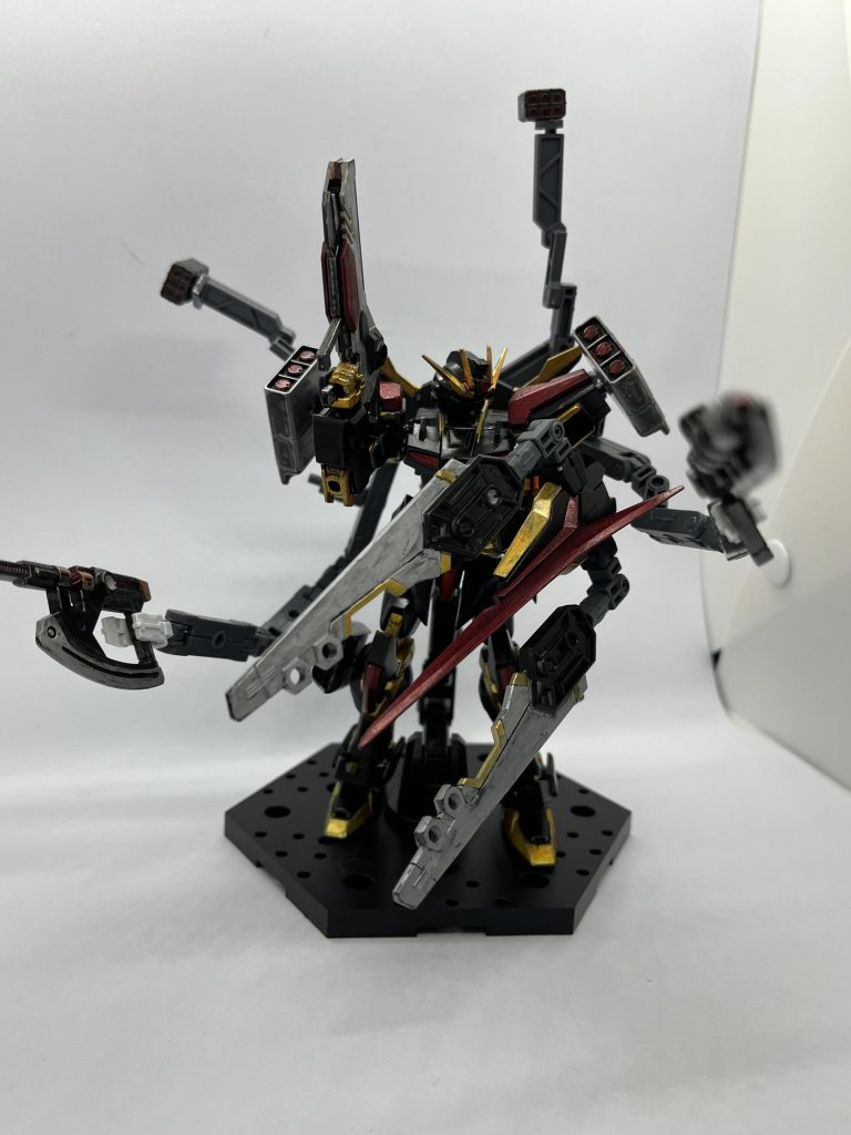 展開すると情報量がヤバイです(gundam-kao10)殺意高いシールドファングで挟んで、ビームブレードで貫きながら断ち切りますw
